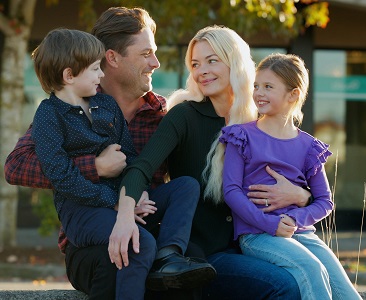 Jaime King, Matt Hamilton, and the actors who play their kids in "Hoax: The Kidnapping of Sherri Papini."